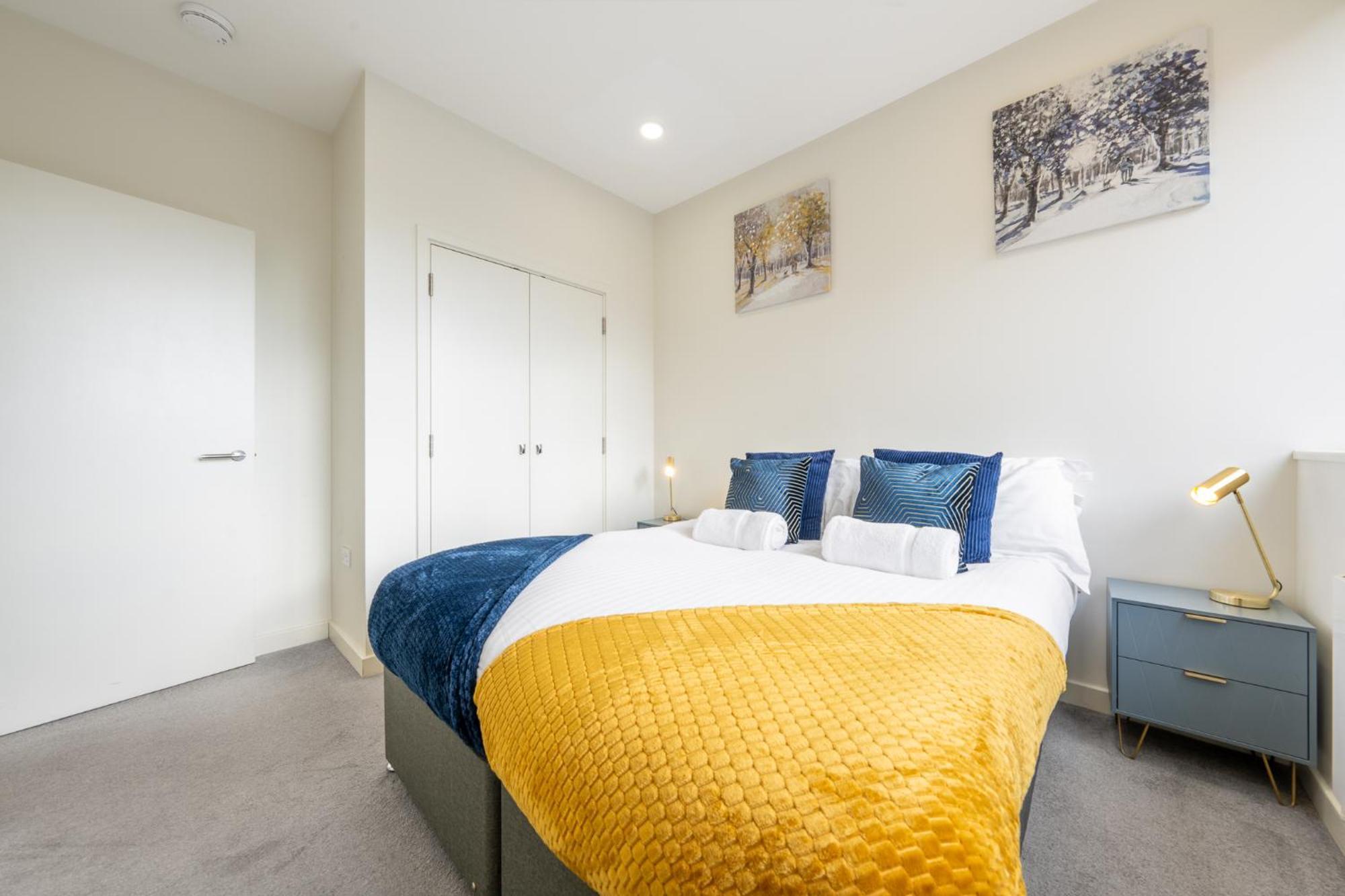 Luxury 1 Bedroom Serviced Apartment With Roof Terrace & Gym Stevenage Exterior foto
