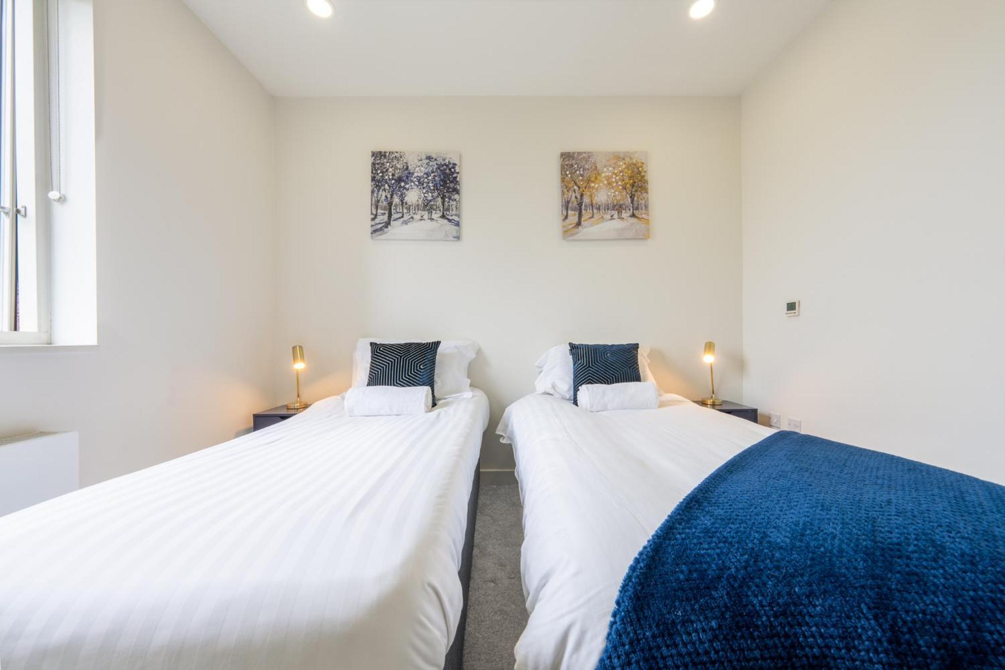 Luxury 1 Bedroom Serviced Apartment With Roof Terrace & Gym Stevenage Exterior foto